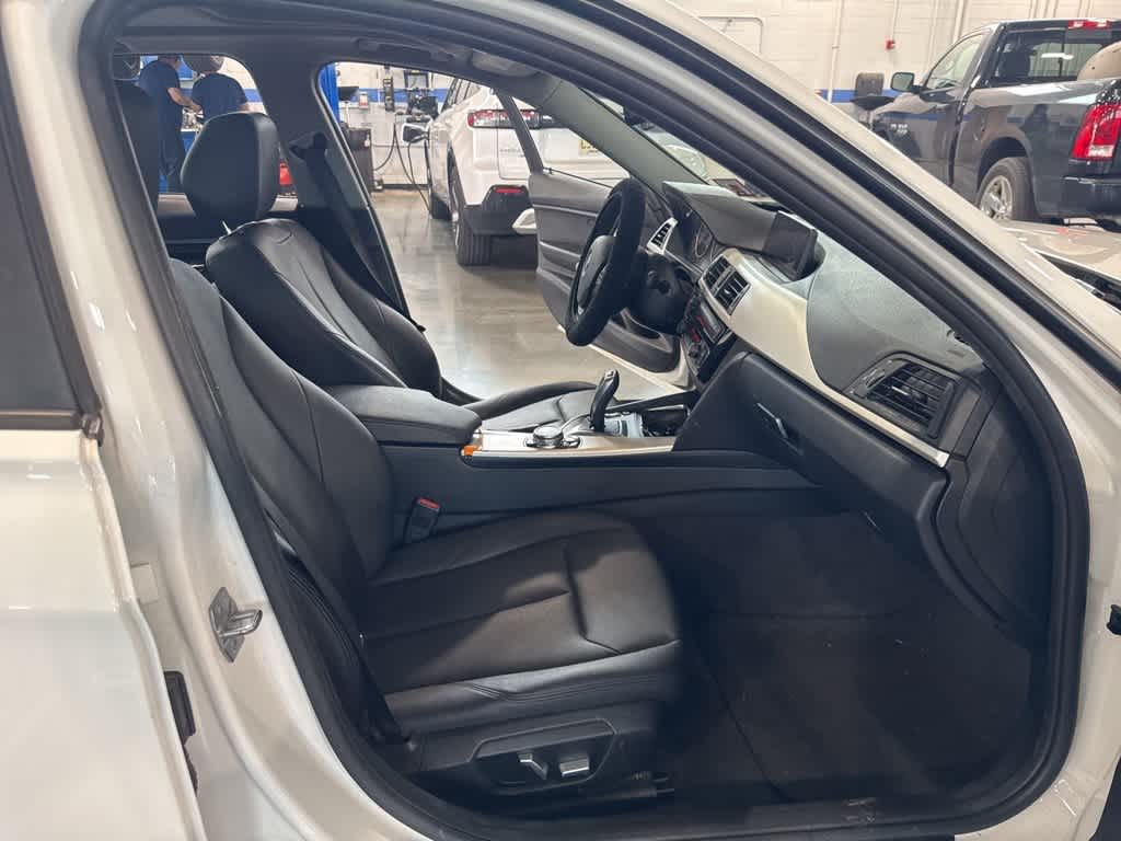 2017 BMW 3 Series 320i xDrive 15