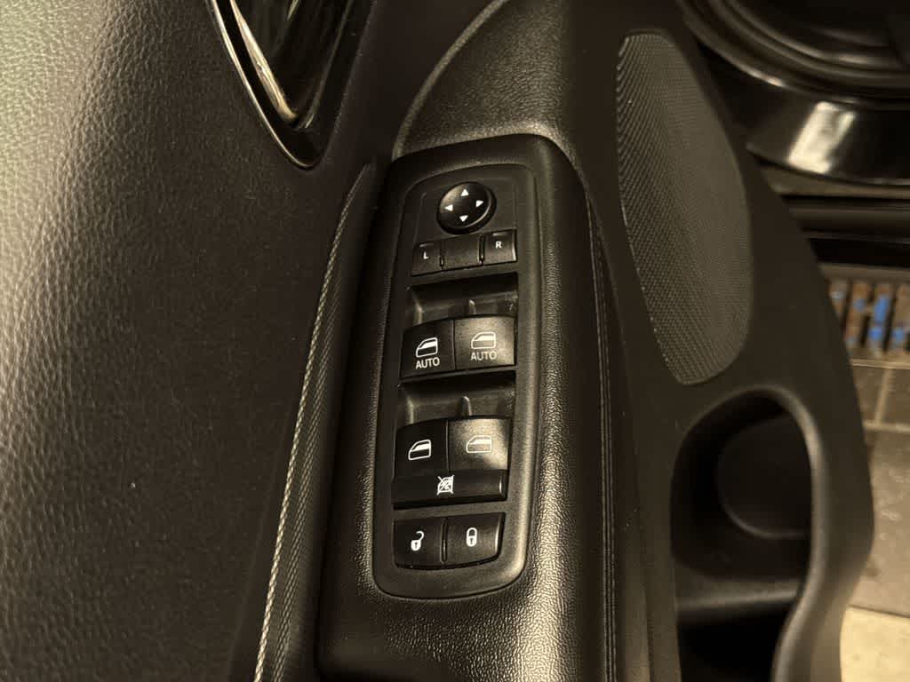 Thumbnail: 2019 Dodge Durango - 24