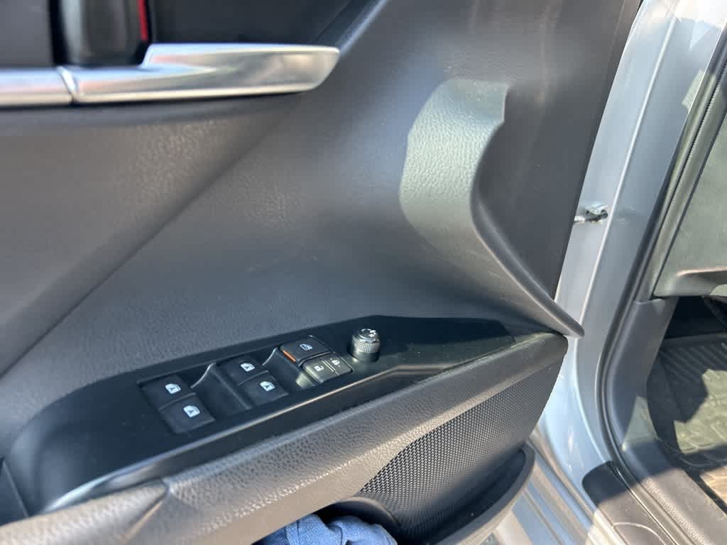 Thumbnail: 2019 Toyota Camry - 16