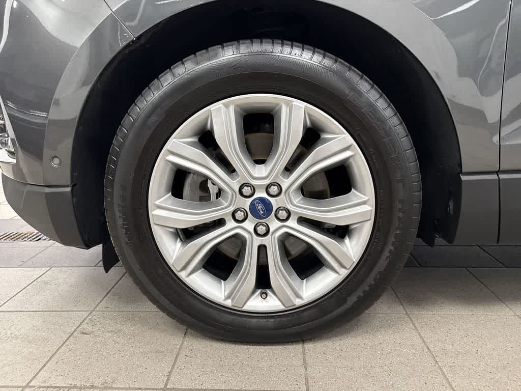 Thumbnail: 2019 Ford Edge - 10