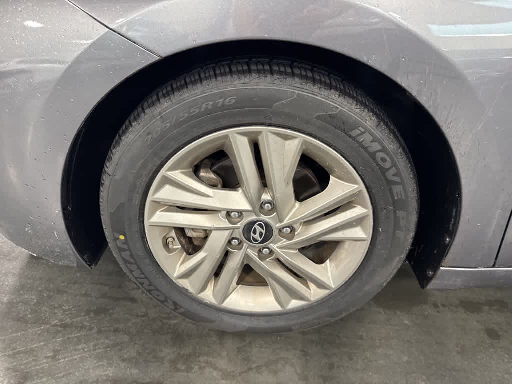 2019 Hyundai Elantra SEL 22