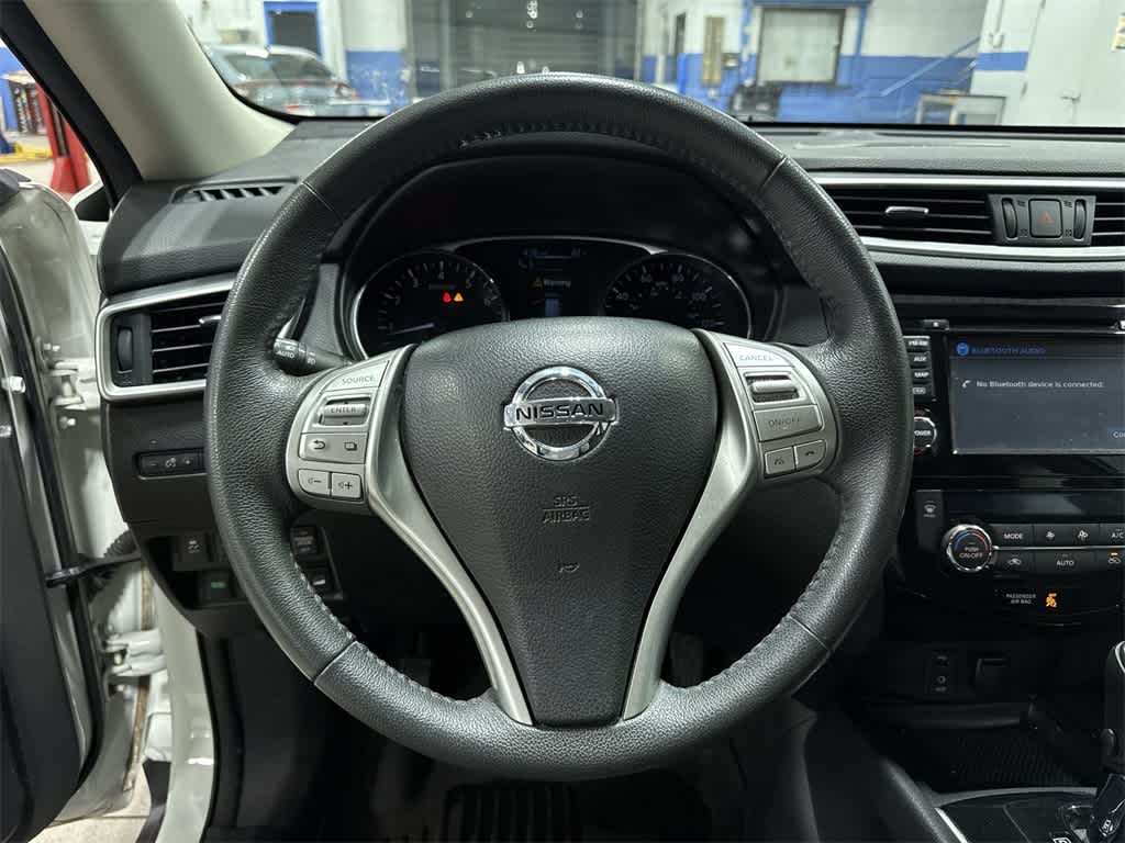 Thumbnail: 2015 Nissan Rogue - 18