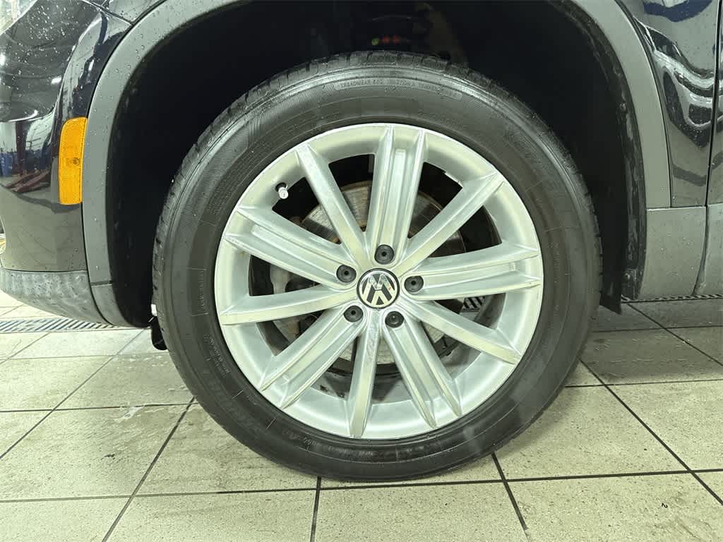 Thumbnail: 2014 Volkswagen Tiguan - 10