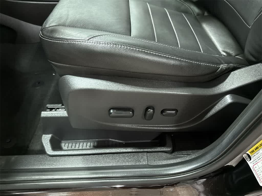 Thumbnail: 2013 Ford Escape - 24