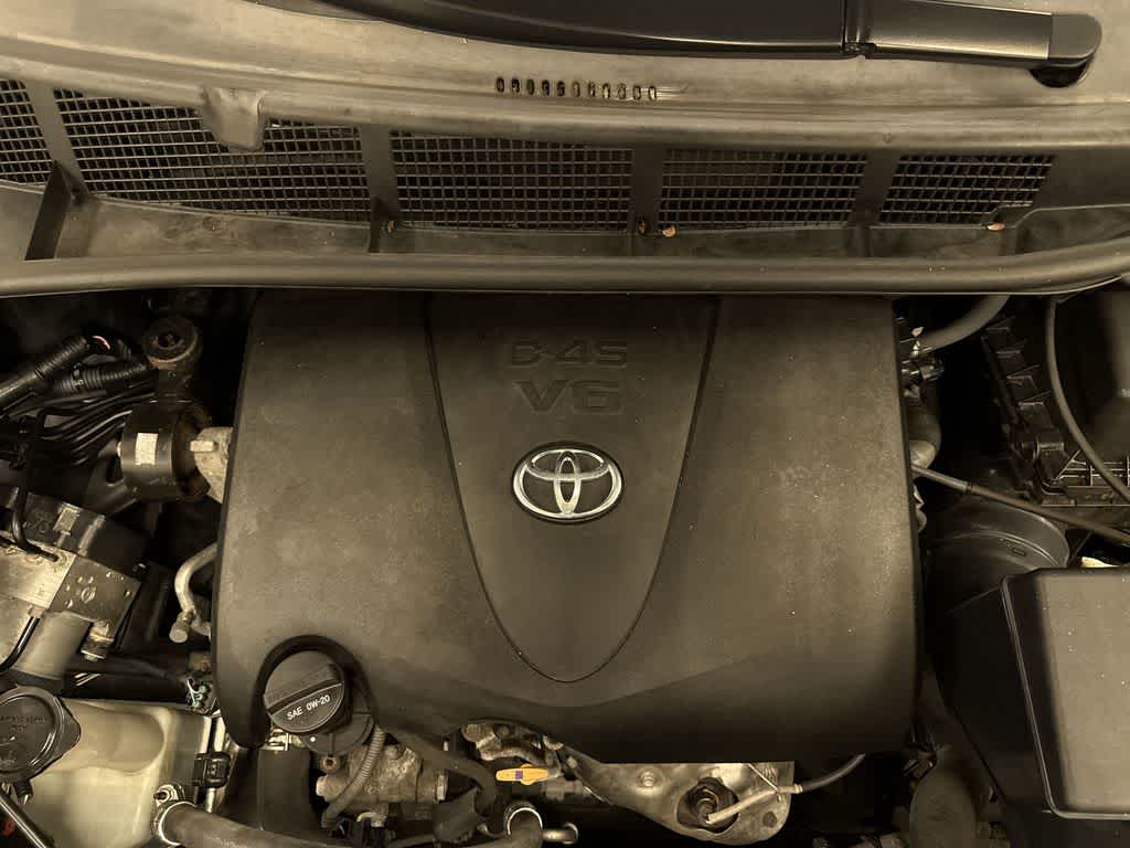 Thumbnail: 2020 Toyota Sienna - 12