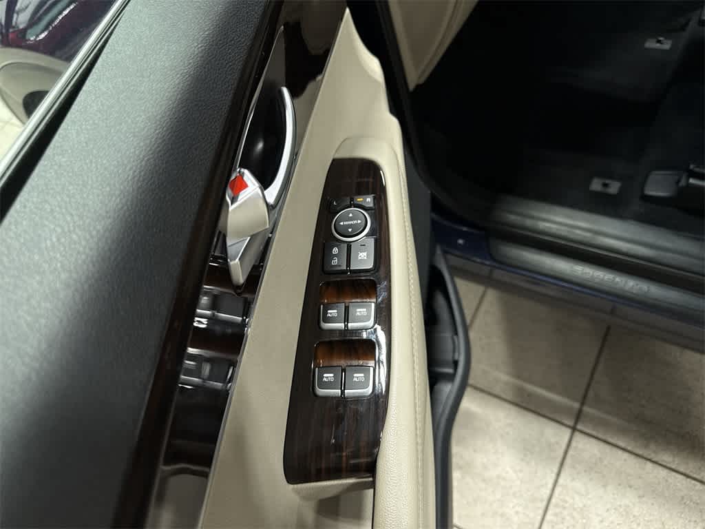 Thumbnail: 2019 Kia Sorento - 23