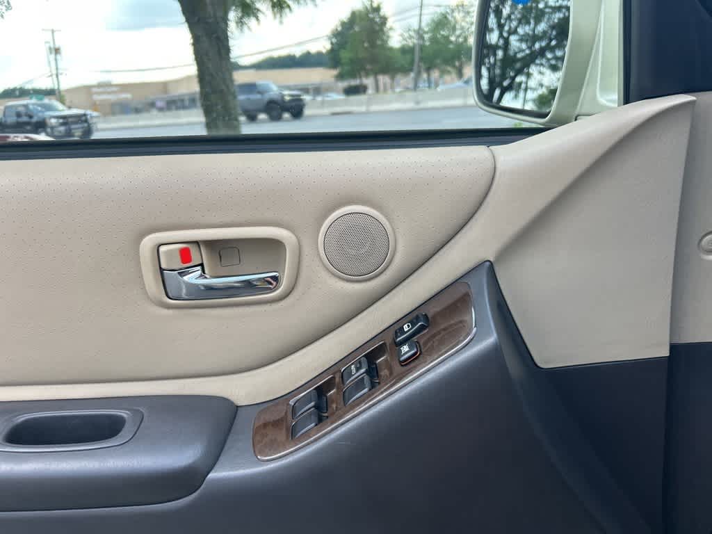 Thumbnail: 2002 Toyota Highlander - 8