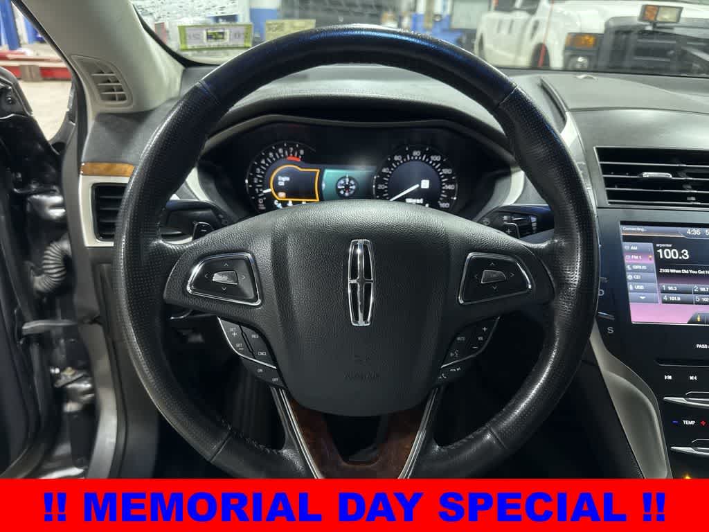 Thumbnail: 2014 Lincoln MKZ - 17