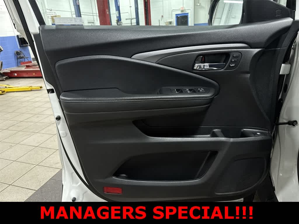 Thumbnail: 2023 Honda Ridgeline - 32