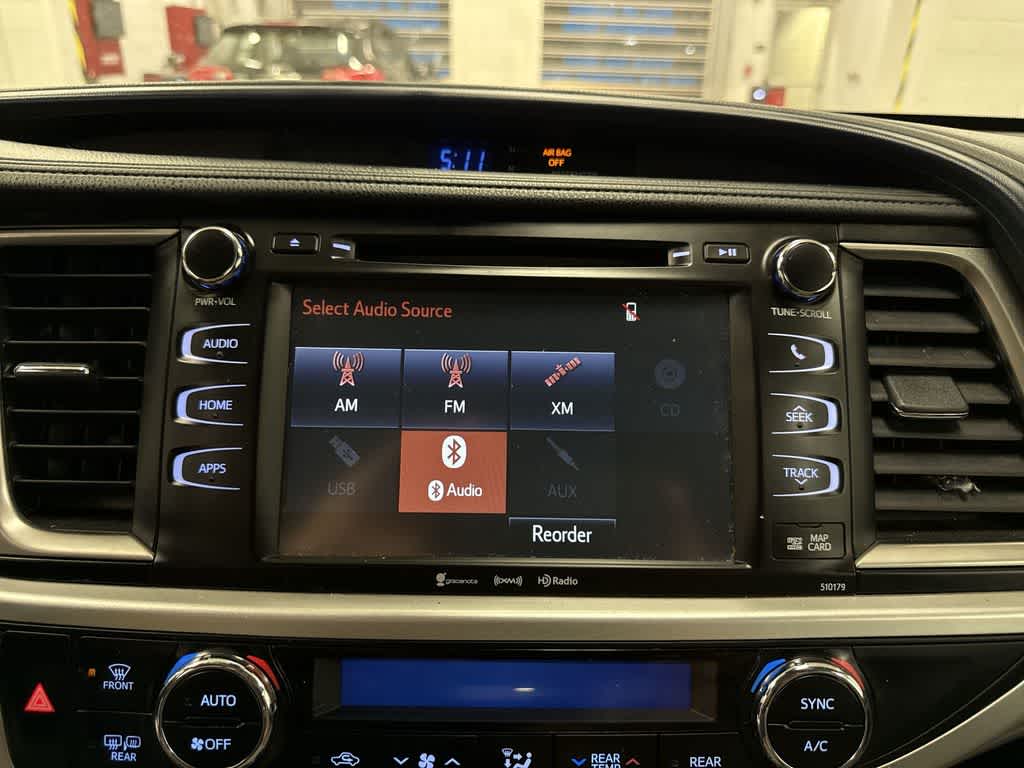 Thumbnail: 2017 Toyota Highlander - 22