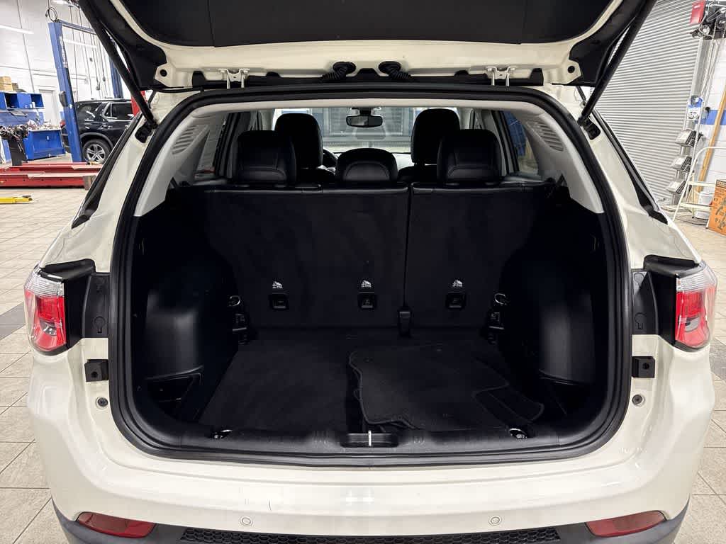 Thumbnail: 2018 Jeep Compass - 11