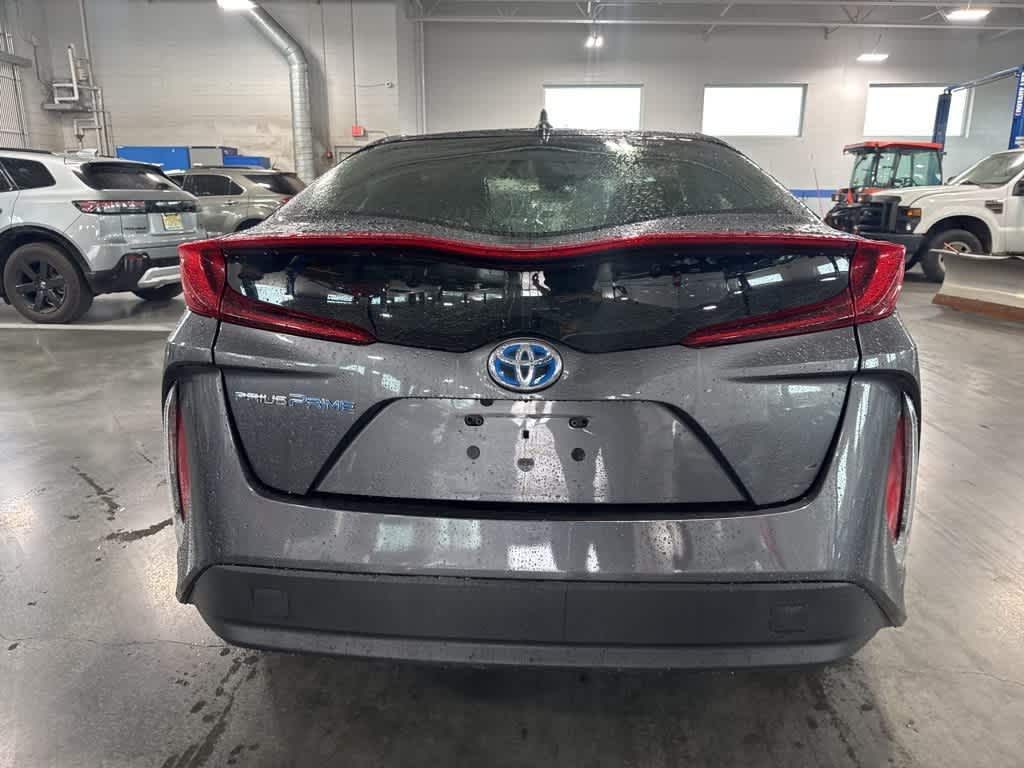 Thumbnail: 2017 Toyota Prius Prime - 3