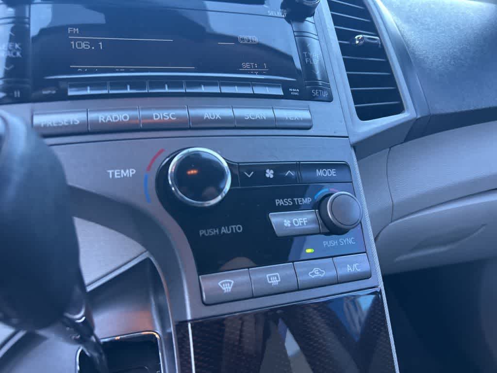 Thumbnail: 2012 Toyota Venza - 24