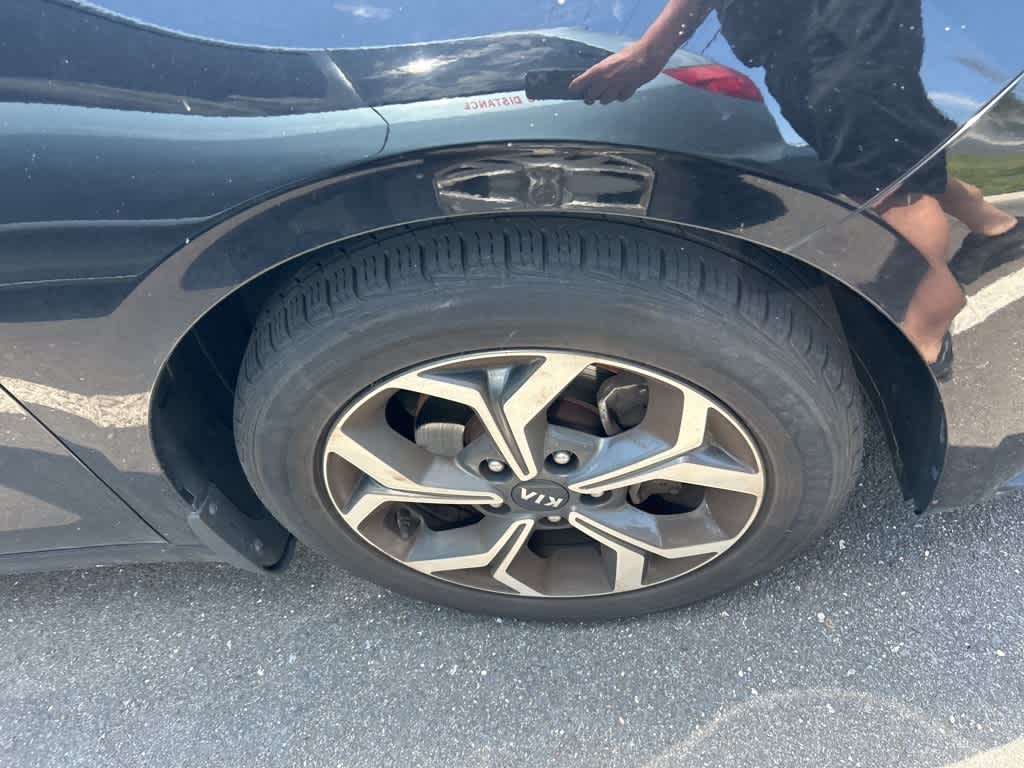 Thumbnail: 2020 Kia Forte - 15