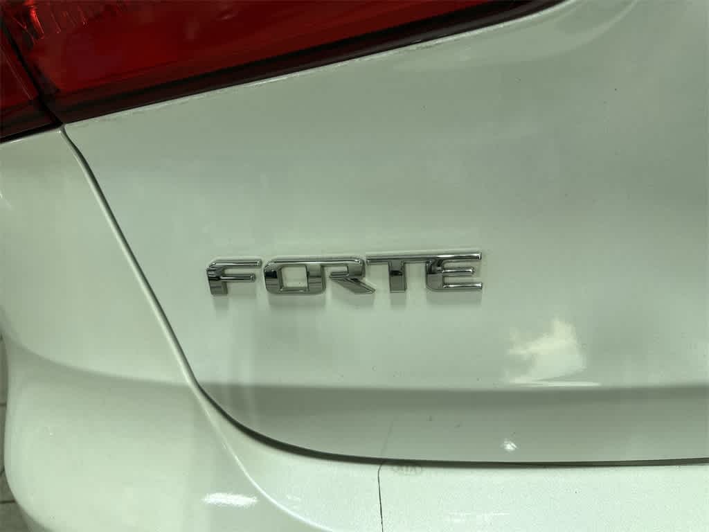 Thumbnail: 2016 Kia Forte - 23