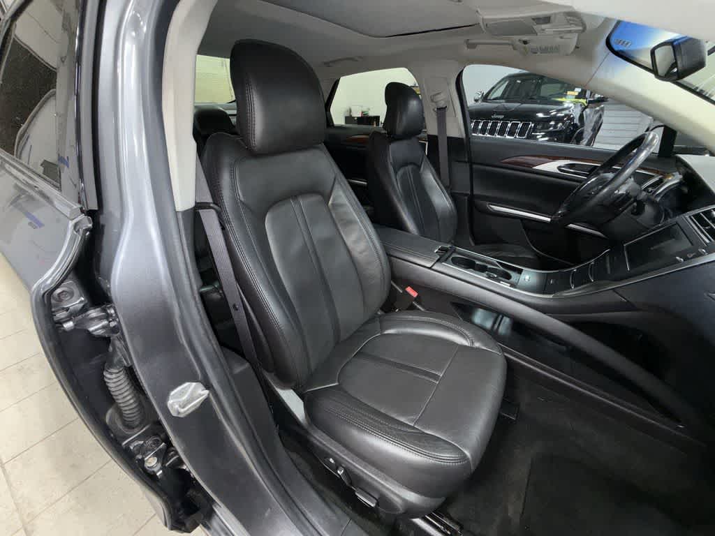 Thumbnail: 2014 Lincoln MKZ - 15