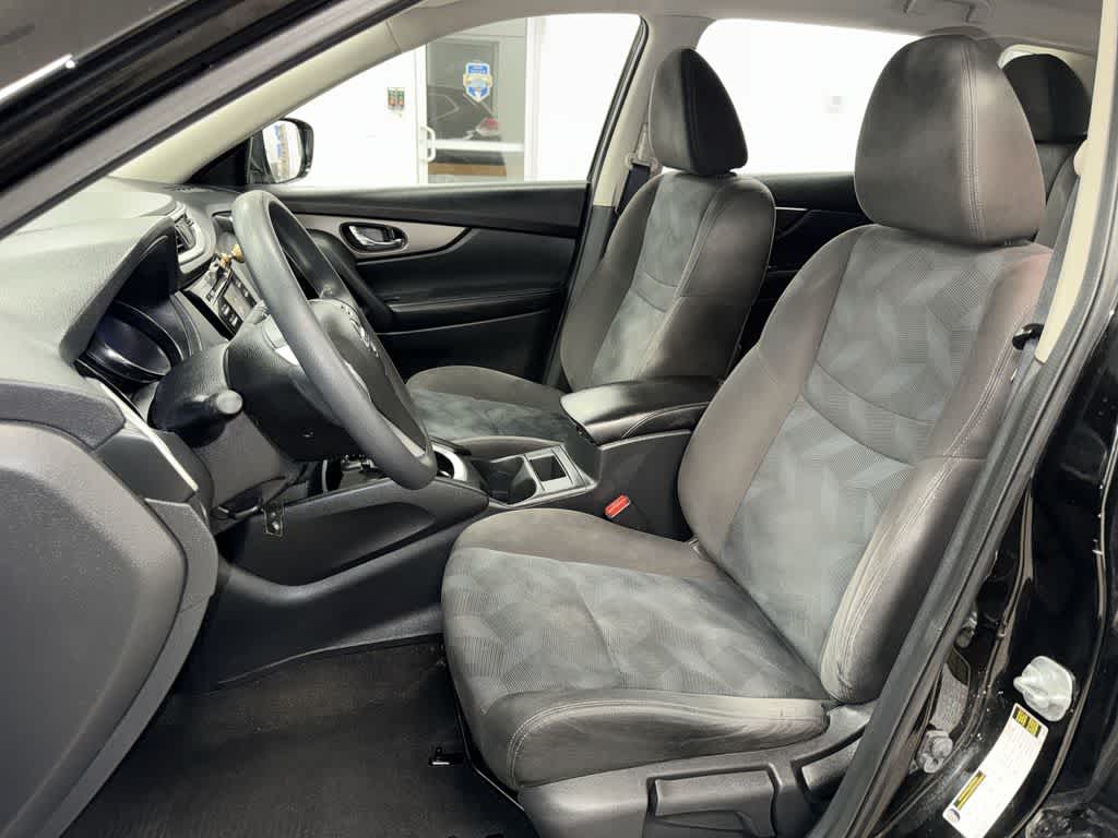 Thumbnail: 2015 Nissan Rogue - 15