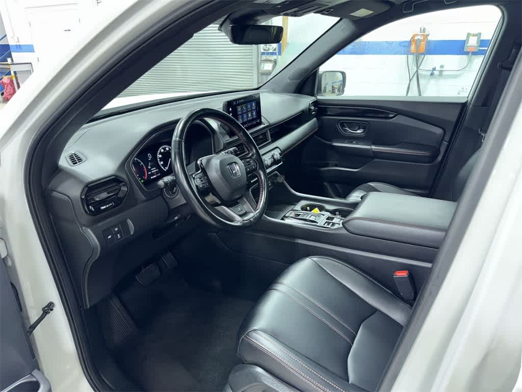 Thumbnail: 2023 Honda Pilot - 32