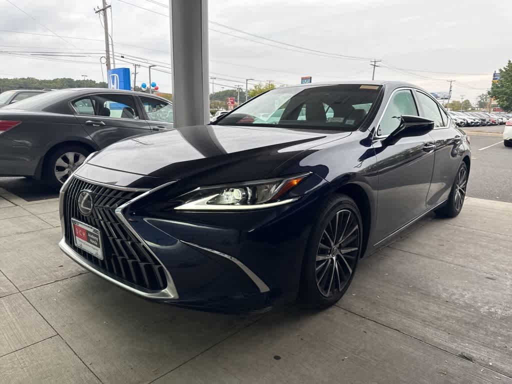 Thumbnail: 2022 Lexus ES - 1