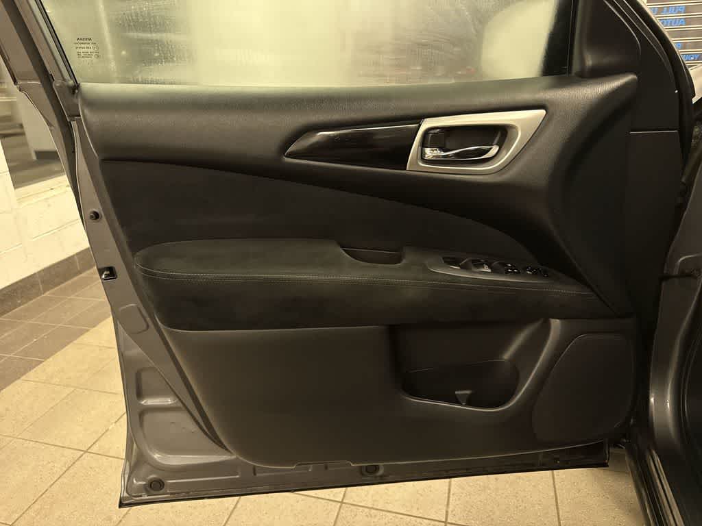 Thumbnail: 2016 Nissan Pathfinder - 30