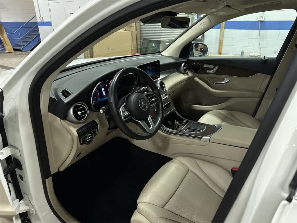 Thumbnail: 2022 Mercedes-Benz GLC - 28