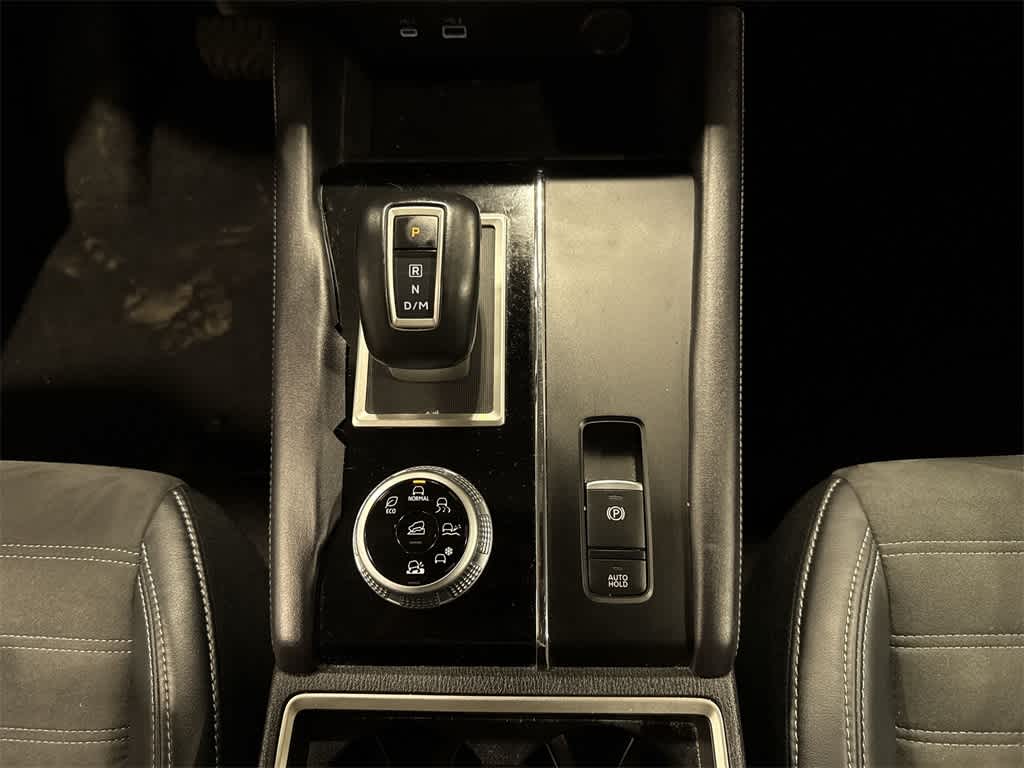 Thumbnail: 2023 Mitsubishi Outlander - 31