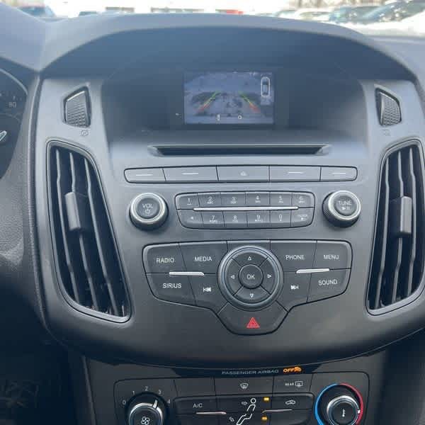 Thumbnail: 2016 Ford Focus - 19