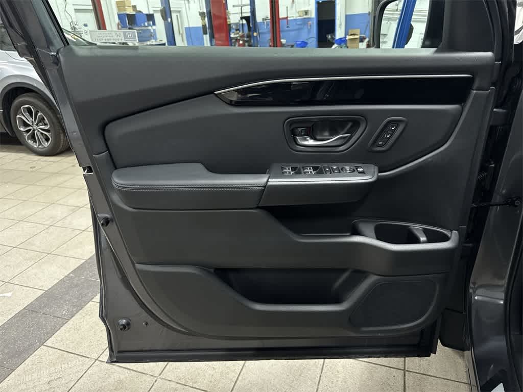 Thumbnail: 2025 Honda Pilot - 31