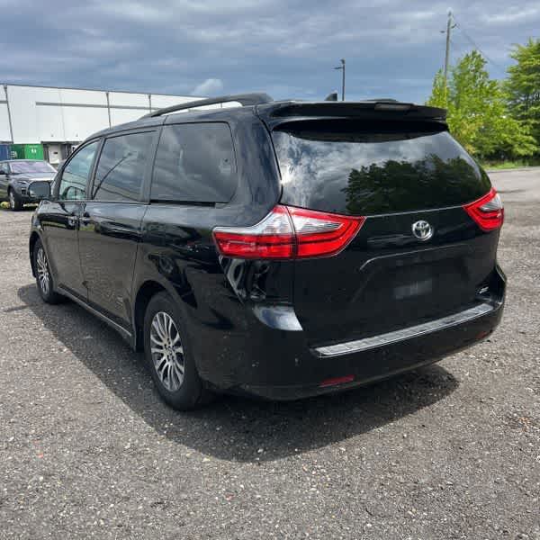 Thumbnail: 2020 Toyota Sienna - 4