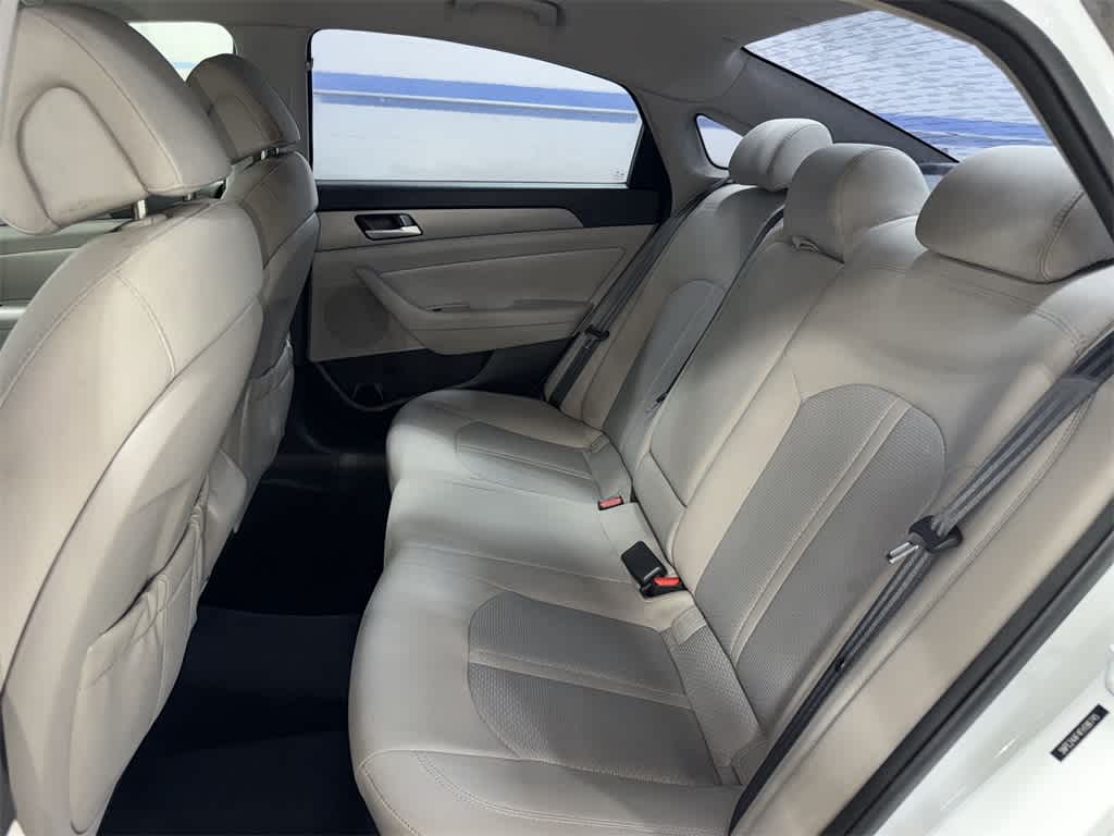 Thumbnail: 2015 Hyundai Sonata - 17