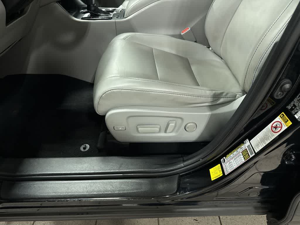 Thumbnail: 2019 Toyota Highlander - 25