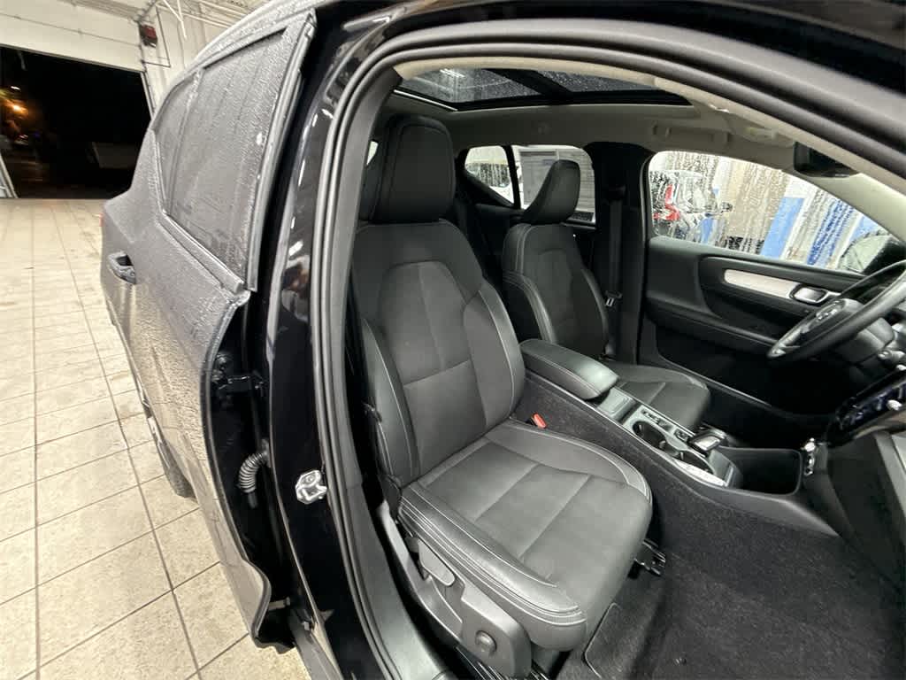 Thumbnail: 2020 Volvo XC40 - 16