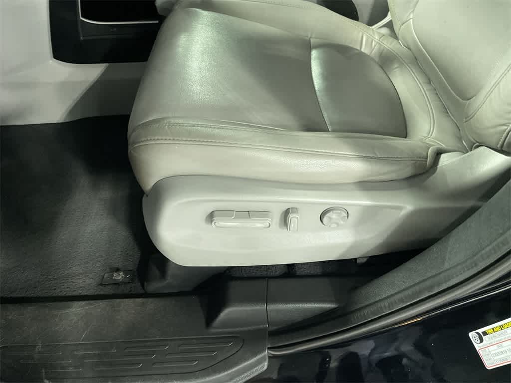 Thumbnail: 2022 Honda Odyssey - 24