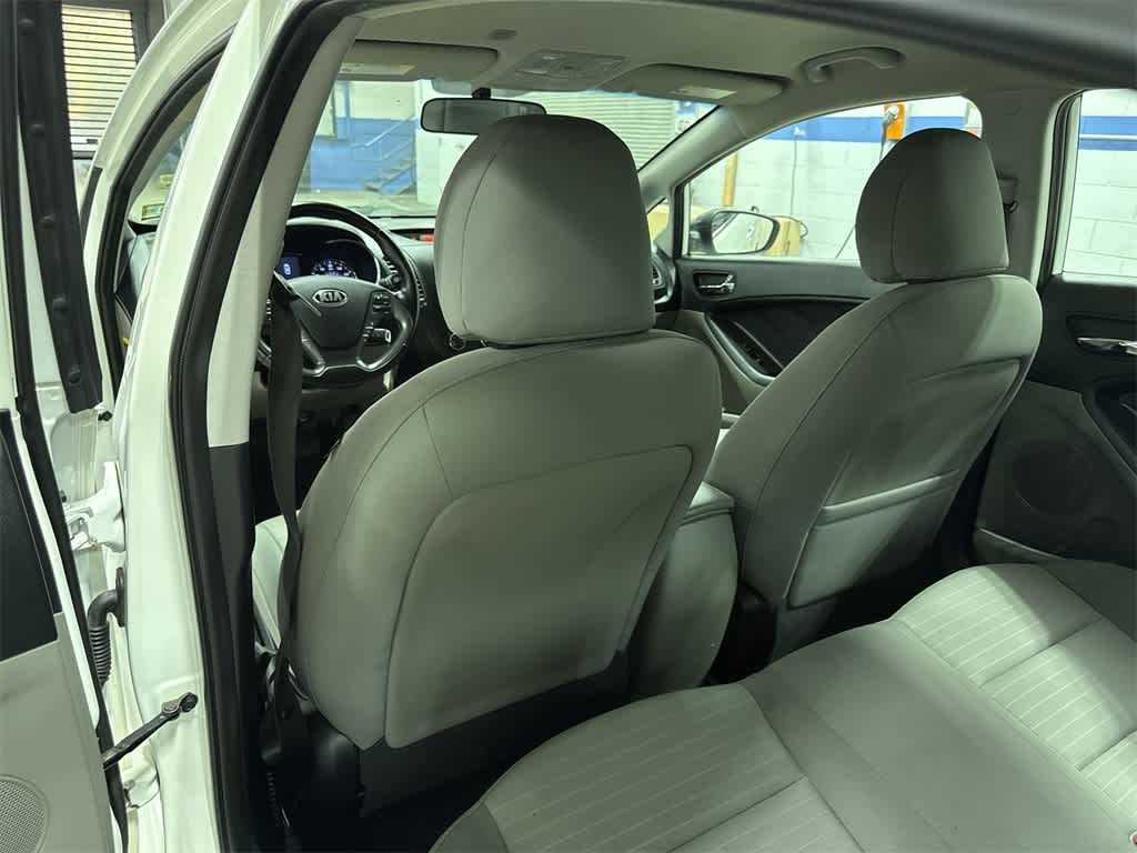 Thumbnail: 2016 Kia Forte - 26