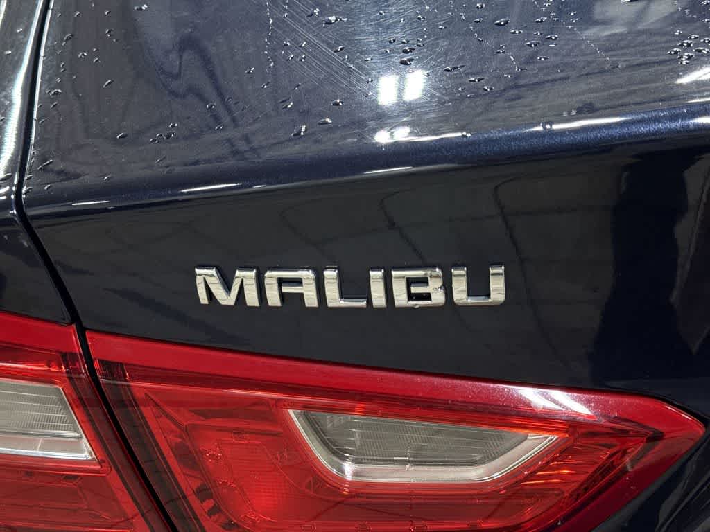Thumbnail: 2018 Chevrolet Malibu - 25