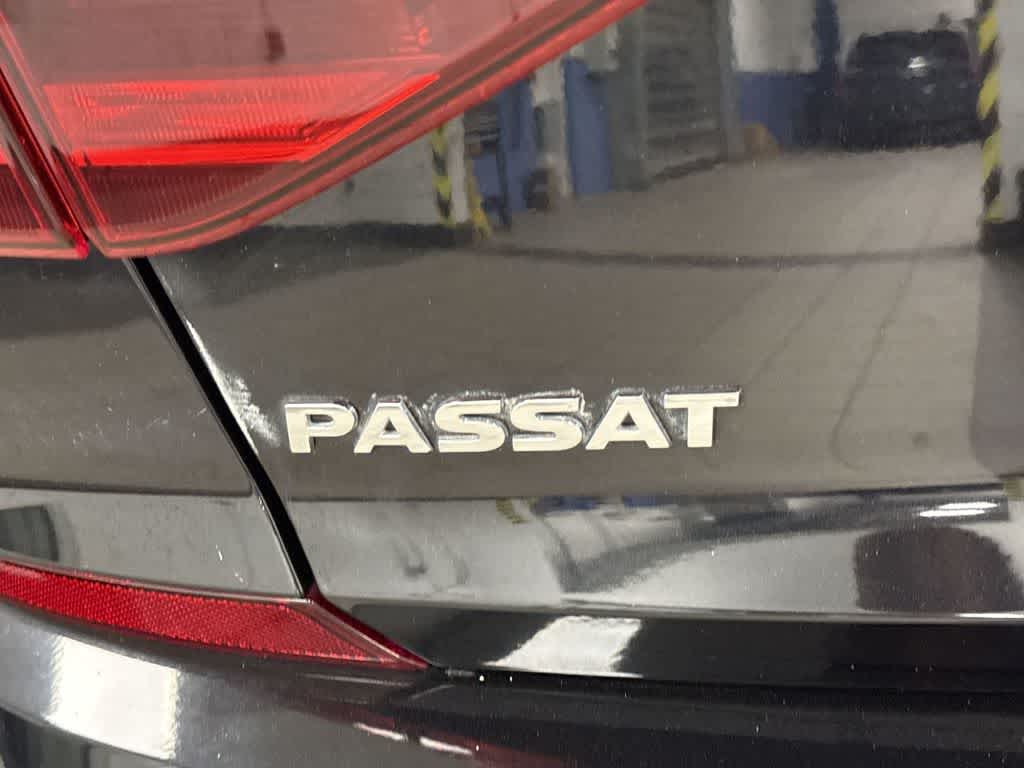 Thumbnail: 2017 Volkswagen Passat - 24