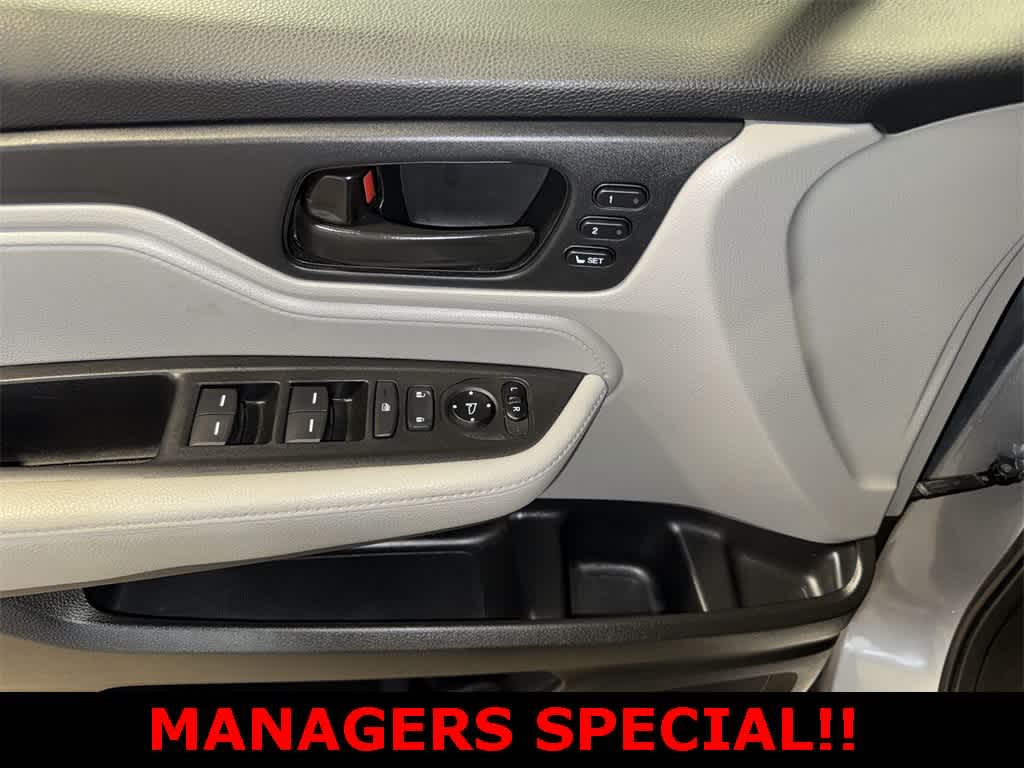 Thumbnail: 2022 Honda Odyssey - 23