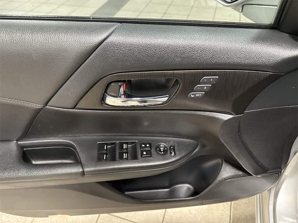 Thumbnail: 2015 Honda Accord - 22
