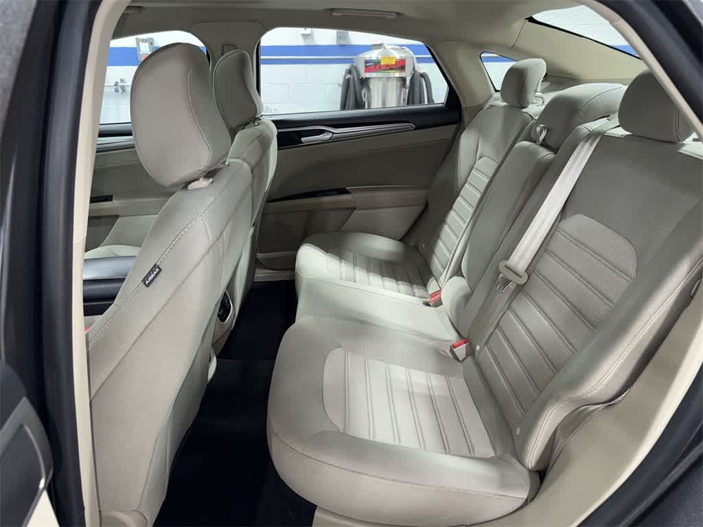 Thumbnail: 2020 Ford Fusion - 17