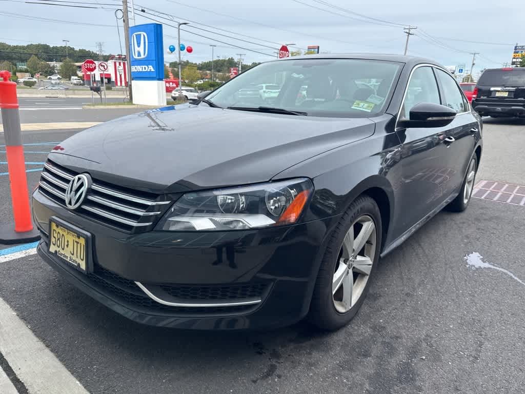 Thumbnail: 2012 Volkswagen Passat - 1