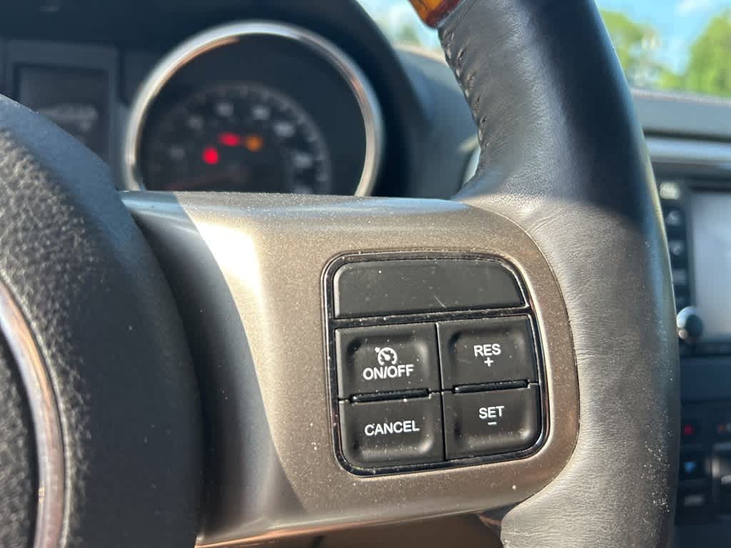 Thumbnail: 2012 Jeep Grand Cherokee - 18