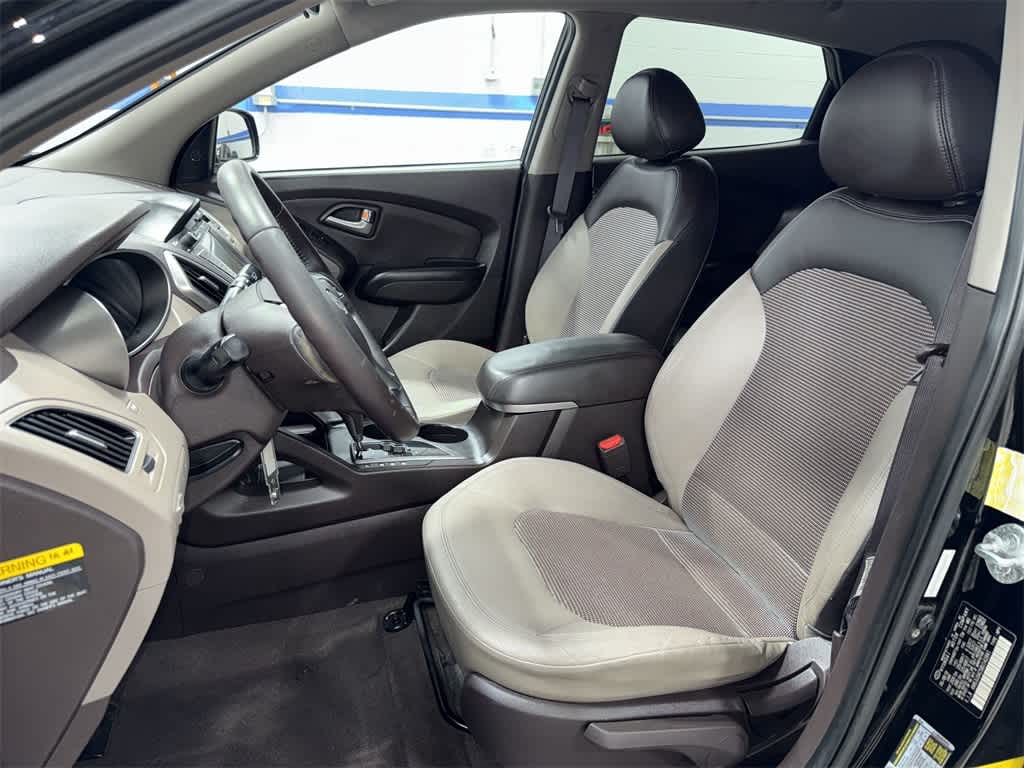 Thumbnail: 2011 Hyundai Tucson - 15