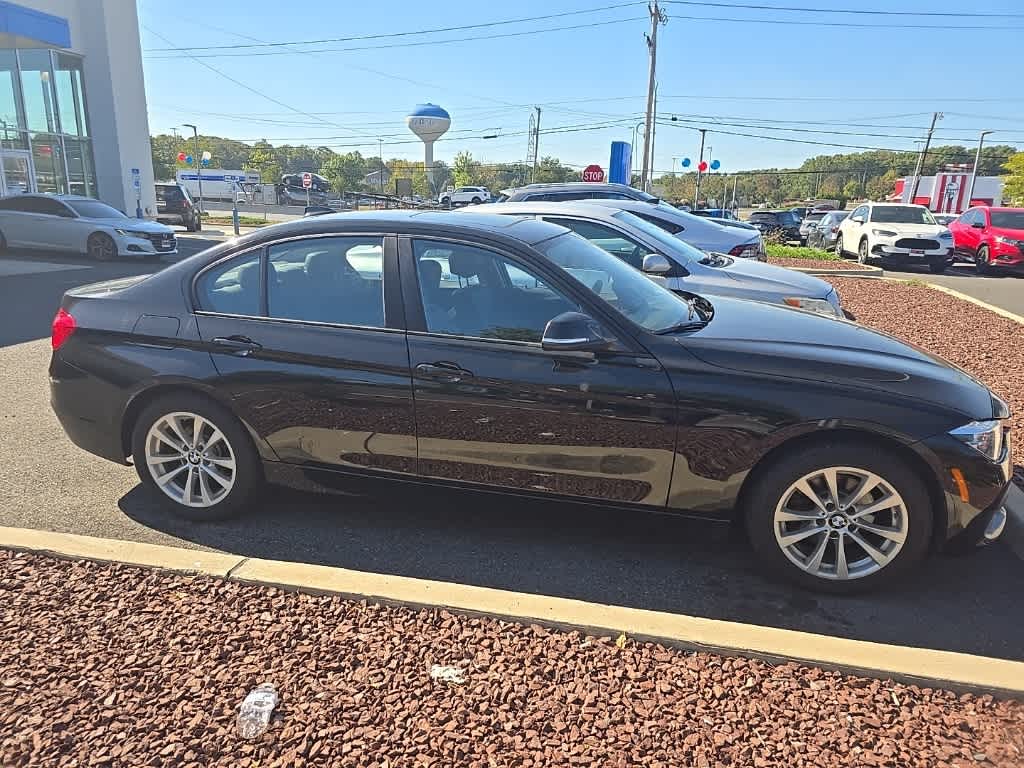 Thumbnail: 2018 BMW 3 Series - 4