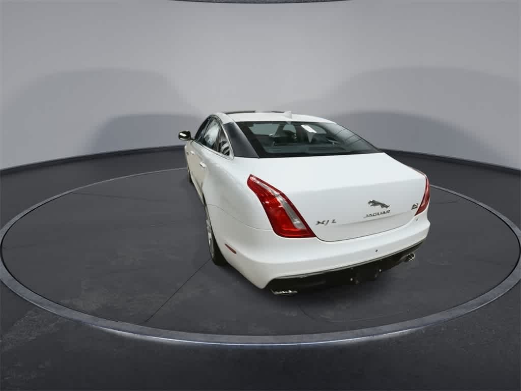 Thumbnail: 2016 Jaguar XJ - 7