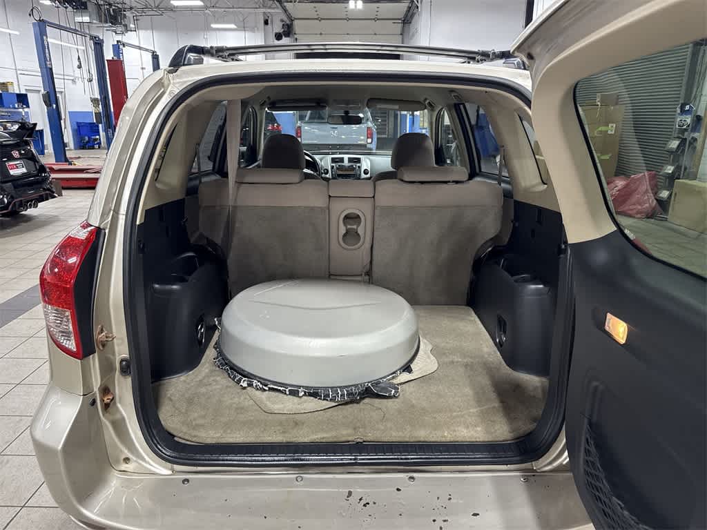 Thumbnail: 2006 Toyota RAV4 - 11