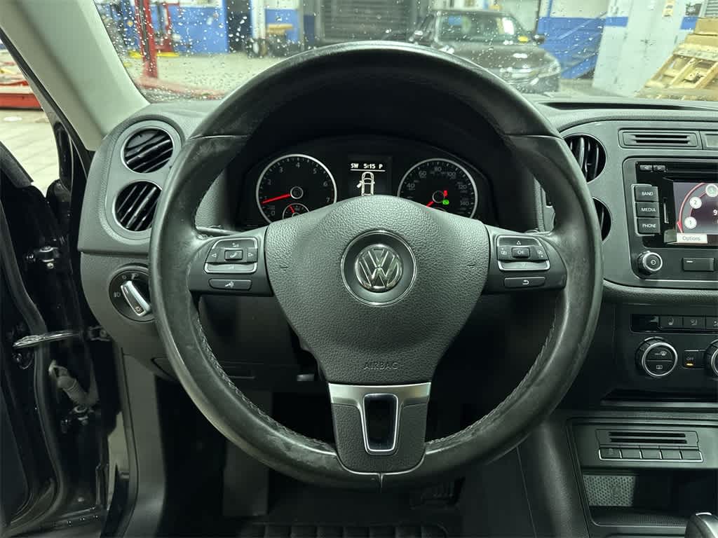 Thumbnail: 2014 Volkswagen Tiguan - 18