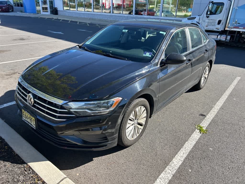 Thumbnail: 2019 Volkswagen Jetta - 1