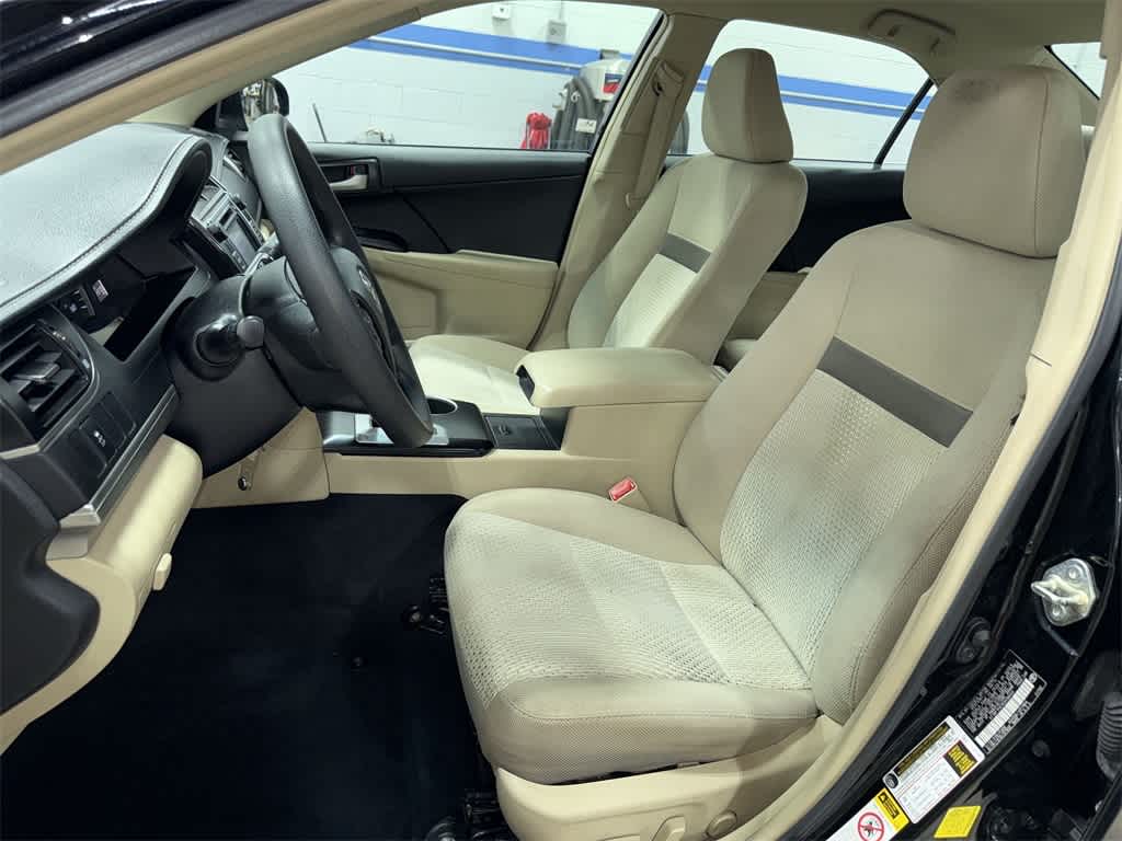 Thumbnail: 2014 Toyota Camry - 15