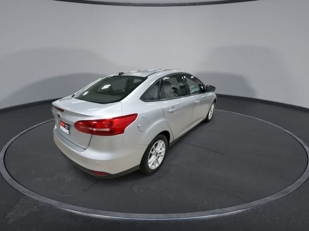 Thumbnail: 2016 Ford Focus - 8