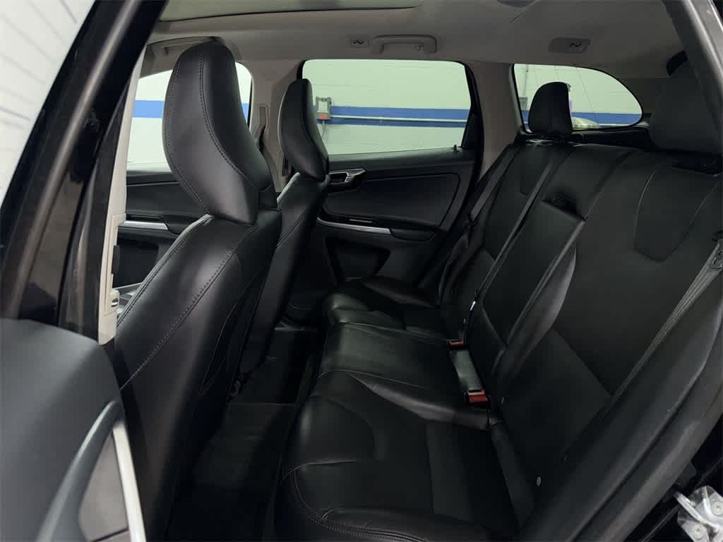Thumbnail: 2015 Volvo XC60 - 17